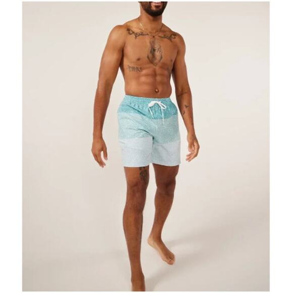 Chubbies Men's Blue Stripe With Spots The Whale Sharks 7" Swim Trunk Size XL - Picture 10 of 10